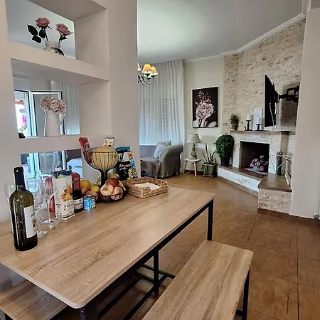 Persefoni 's Hause 1 Nea Kallikrateia