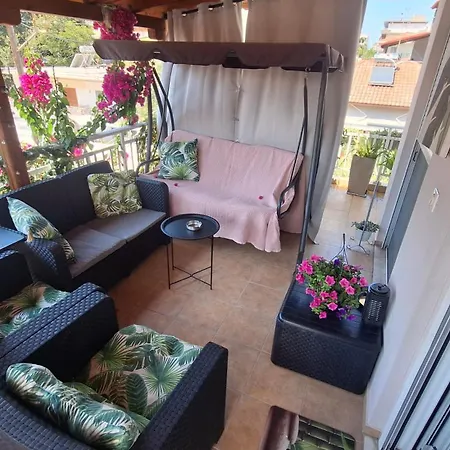 Apartament Persefoni 's Hause 1 *