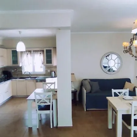 Apartament Persefoni 's Hause 1 *