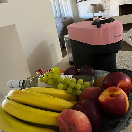 Persefoni 's Hause 1 Apartament